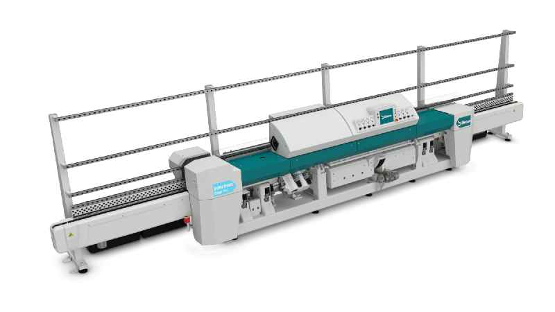 Prädestiniert für anspruchsvolle Aufgaben: Die gerade Kantenbearbeitungsmaschine Intermac Edge Pro S F50 verfügt über ein auf dem Markt einzigartiges, innovatives Glastransportsystem und wird von zwei Motoren angetrieben, was für hohe mechanische Eff