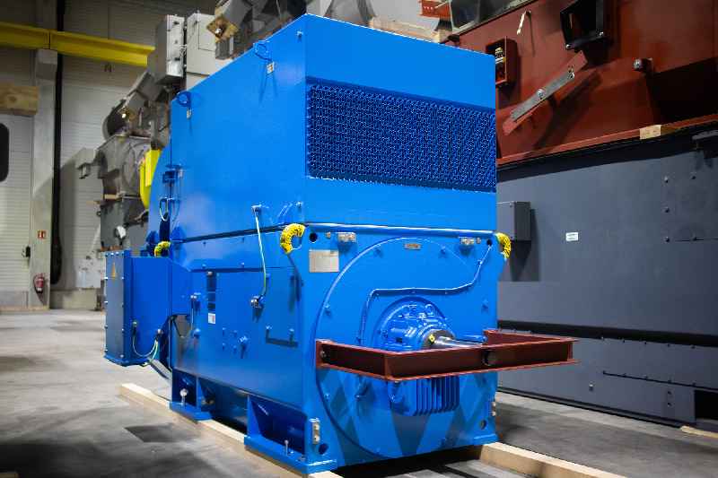 Große Industriemotoren, speziell explosionsgeschützte, haben regulär Lieferzeiten ab sechs Monaten – Menzel Elektromotoren dagegen lieferte einer Raffinerie in nur zwei Wochen einen neuen Ex-ec-Pumpenmotor und verhinderte teure Produktionsausfälle