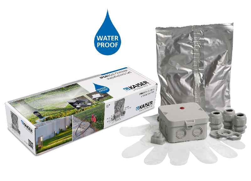 Das neue IP68BOX Outdoor Installations-Set enthält alle Komponenten für die wasserdichte Installation im Freien.(Foto: KAISER GmbH & Co. KG)
